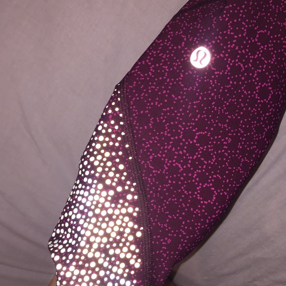 Tight stuff tight lululemon legging - Picture 6 of 6